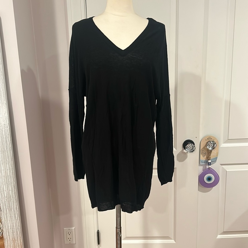 New Vince. Long sleeve top